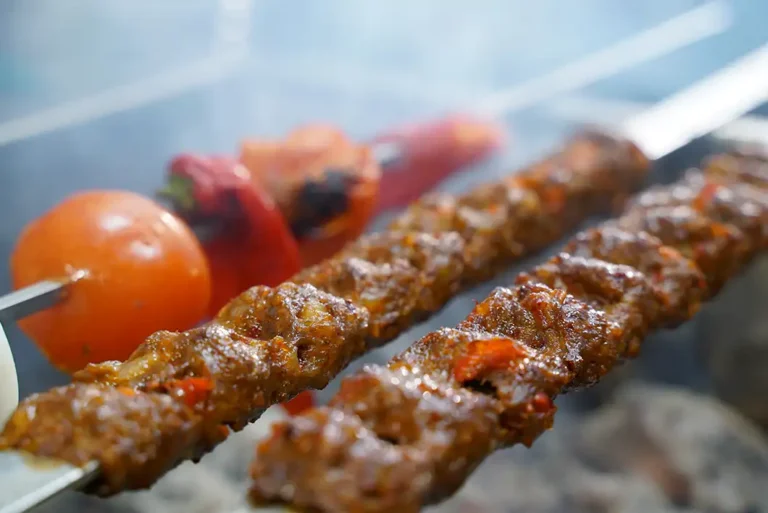 Amsterdam'da Uygun Fiyatlı Helal Yemek